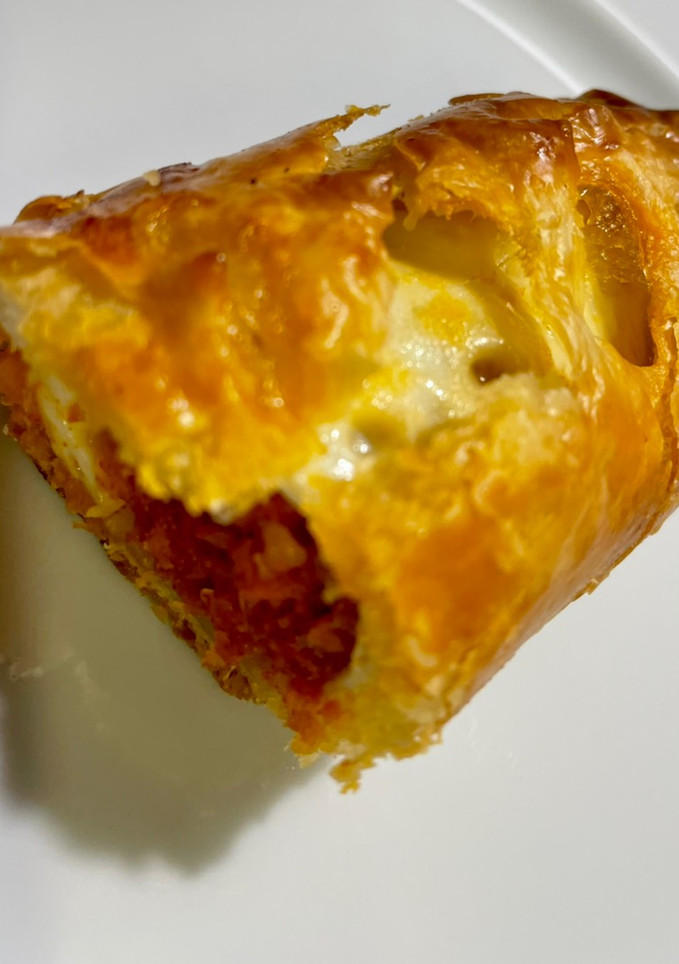 Una foto de Bocados de hojaldre rellenos de chistorra
