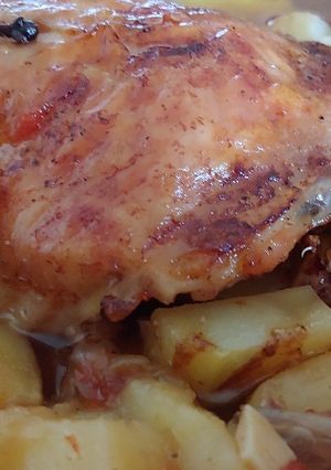 Foto principal de Cuartos de pollo en soja y apio al vino