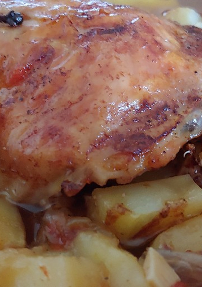 Una foto de Cuartos de pollo en soja y apio al vino