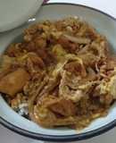 Oyakodon (親子丼) estilo Tamahide (玉ひで)