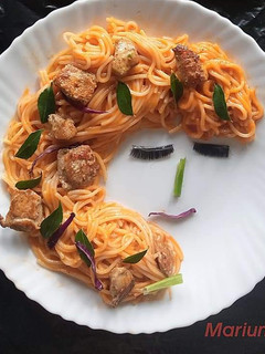 A picture of Chicken chowmein.