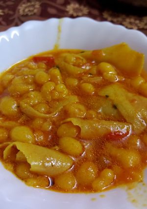 A picture of Boondi papad.