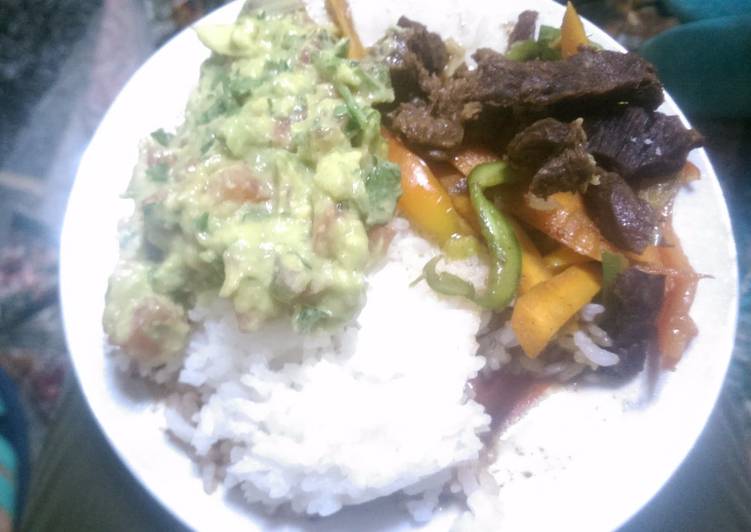 Rice and beef stew  with guacamole