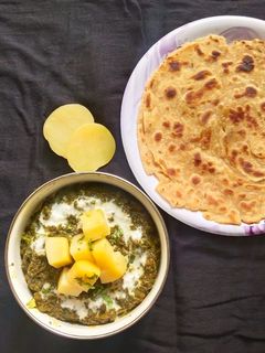 આલુ પાલક રેસીપી મુખ્ય ફોટો