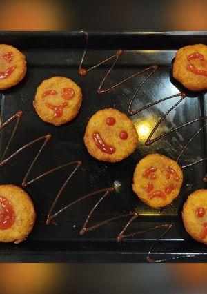 A picture of Emojis potatoes fries.