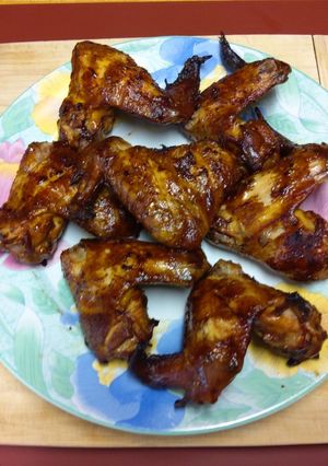 A picture of Lee's Grilled/Smoked Lemon-Garlic Chicken Wings.