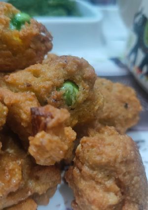 A picture of Pea's Crispy Fritters.