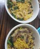 海鮮炒泡麵，牛肉炒泡麵
