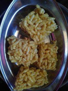 મમરા ની ચીકી (mamra chikki recipe in Gujarati) રેસીપી મુખ્ય ફોટો