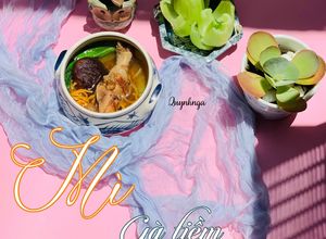 Hình của món Mì gà tiềm.