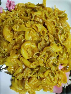 A picture of Macroni with Maggie.