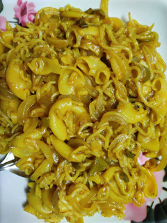 A picture of Macroni with Maggie.