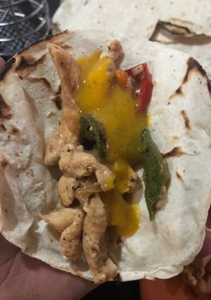 Una foto de Fajitas de pollo con salsa mango/habanero