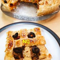 A picture of Lettice Pie.