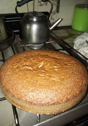 Una foto de Bizcochuelo de nueces y dulce de membrillo
