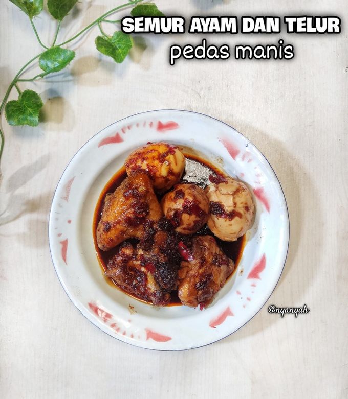 Foto resep Semur Ayam dan Telur Pedas Manis