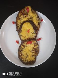 चिल्ली गार्लिक बैंगन (Chilli Garlic Baingan recipe in hindi) रेसिपी मुख्य फोटो