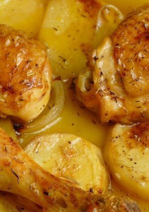 Una foto de Pollo al horno con patatas