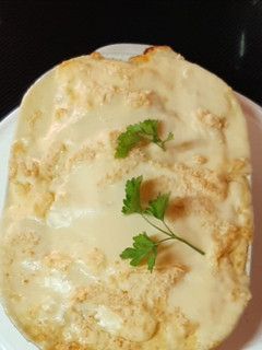 Una foto de Coliflor al vapor con salsa blanca gratinado