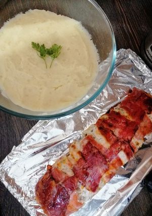Baconos csirkemell, burgonyapürével recept fotója