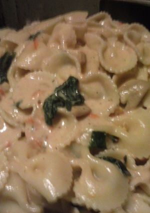 Una foto de Salsa de champiñones con un aroma de Albahaca & Vegetales a la crema..!!!