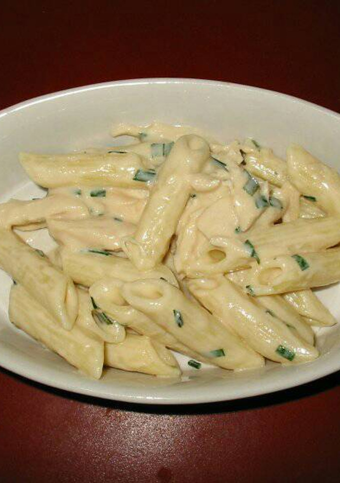Una foto de Penne con pollo sin sal agregada