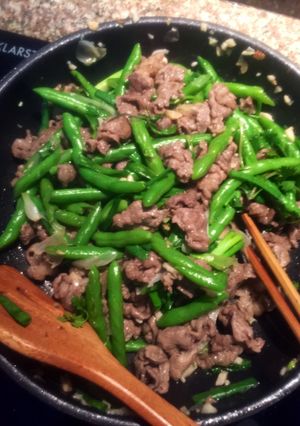 Hình của món Bắp bò xào đỗ cô ve.
