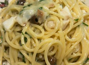 Foto di Spaghetti in padella 77 olive e baccalà