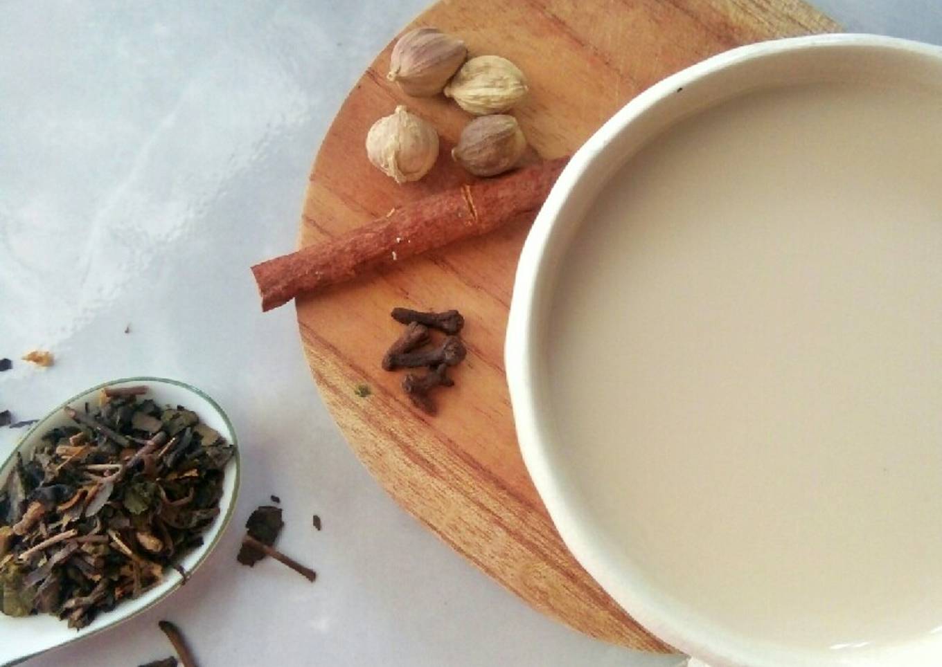 Bagaimana Menyiapkan Chai Tea Latte Arabia Anti Gagal