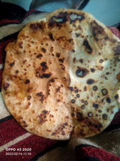 आलू का पराठा (aloo ka paratha recipe in Hindi) रेसिपी मुख्य फोटो
