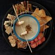 ચીઝ ફોંડયું પ્લેટર (Cheese Fondue Platter Recipe In Gujarati)