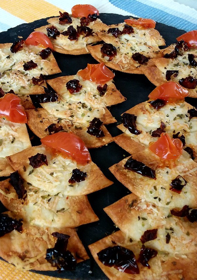 Una foto de Canapés con toque de Navidad