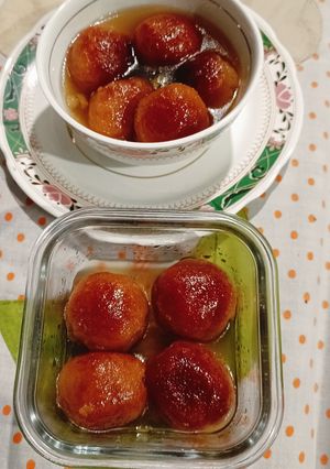 A picture of Bread Gulab Jamun.