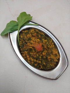 पालक और मूंगदाल की सब्जी (Palak aur moong dal ki sabzi recipe in hindi) रेसिपी मुख्य फोटो