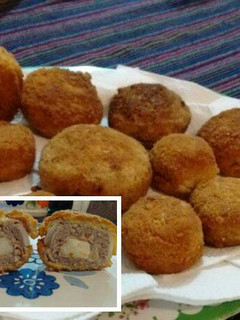 Una foto de Aros de cebolla rellena y crujiente 😘😘