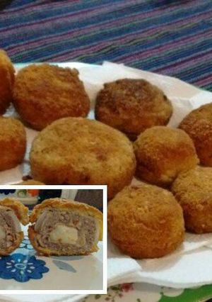 Una foto de Aros de cebolla rellena y crujiente 😘😘