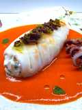 Cannolo di calamaro con burrata e pistacchi, e salsa di datterini con infuso di zenzero