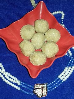 तिल मावा लड्डू (Til mawa ladoo recipe in Hindi) रेसिपी मुख्य फोटो