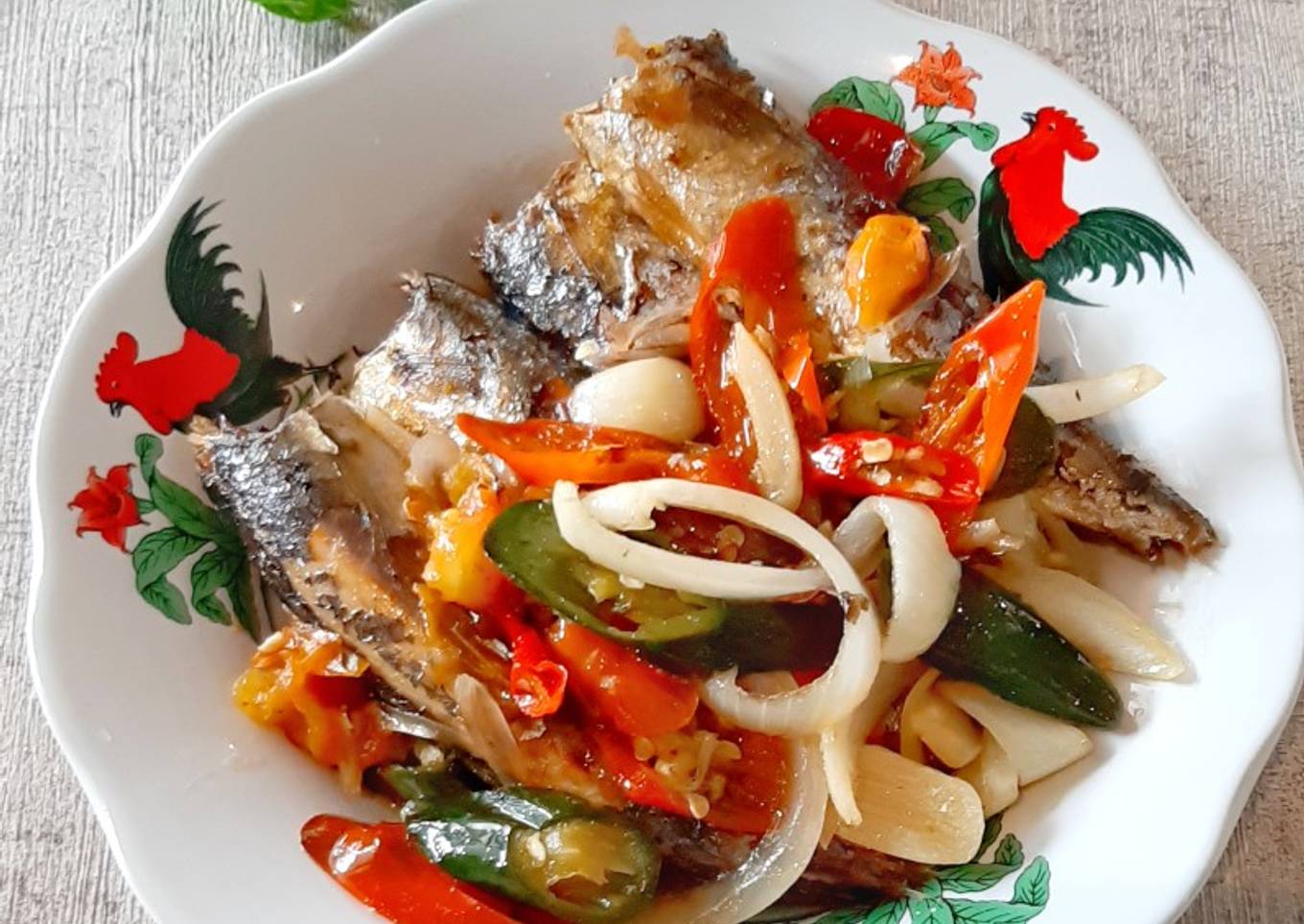 Tumis ikan keranjang