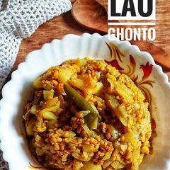 A picture of Moong Dal Diye Lau Ghonto.