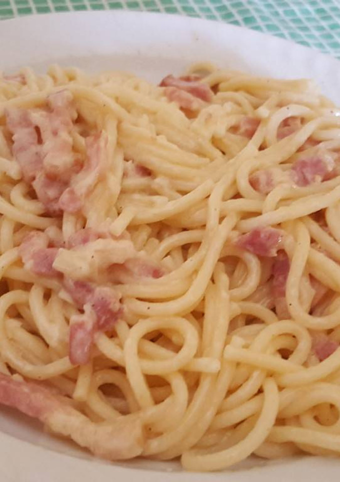 Una foto de Espaguetis a la Carbonara