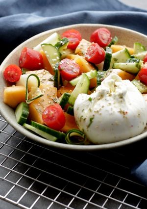 Une photo de Salade de melon d'été et burrata