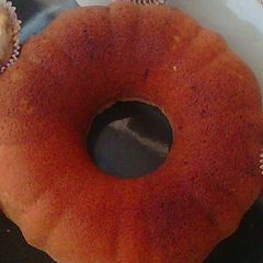 A picture of Doughnut cake.