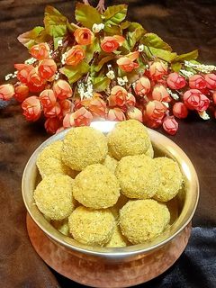 मूंगदाल व मिलेट लड्डू रेसिपी मुख्य फोटो