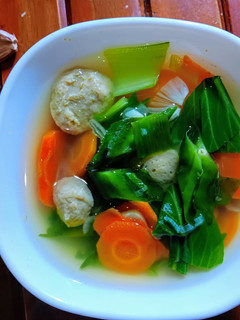 Foto resep Sayur bening kecipir sawi wortel bakso