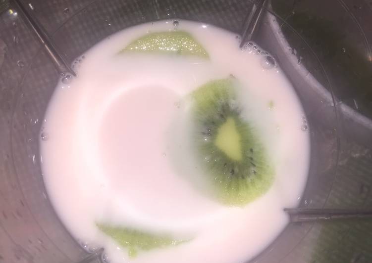 Cara Gampang Membuat Kiwi Youghurt ala KadarOnya yang Enak Banget