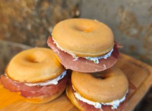 Una foto de Mini donas de queso en máquina de donas 1️⃣7️⃣