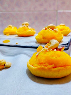 A picture of Egg Halwa With Mini Tart.