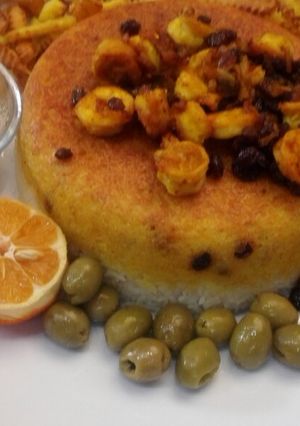 عکسی از دستور تهچین دارچینی و کشمش قالبی و دوپیازه میگو جنوبی