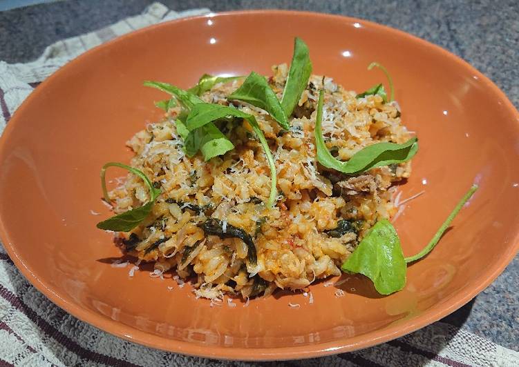 Step-by-Step Guide to Prepare Super Quick Homemade Tuna And Tomato Risotto